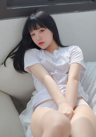 老卫抱着淑蓉进房间第九集