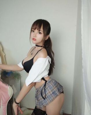 新婚侵犯挣扎呻吟求饶小说