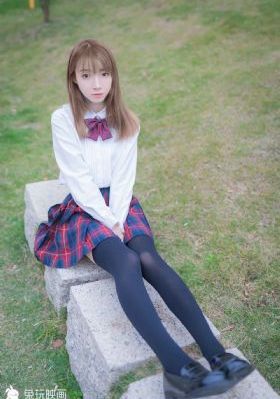 闪耀的她